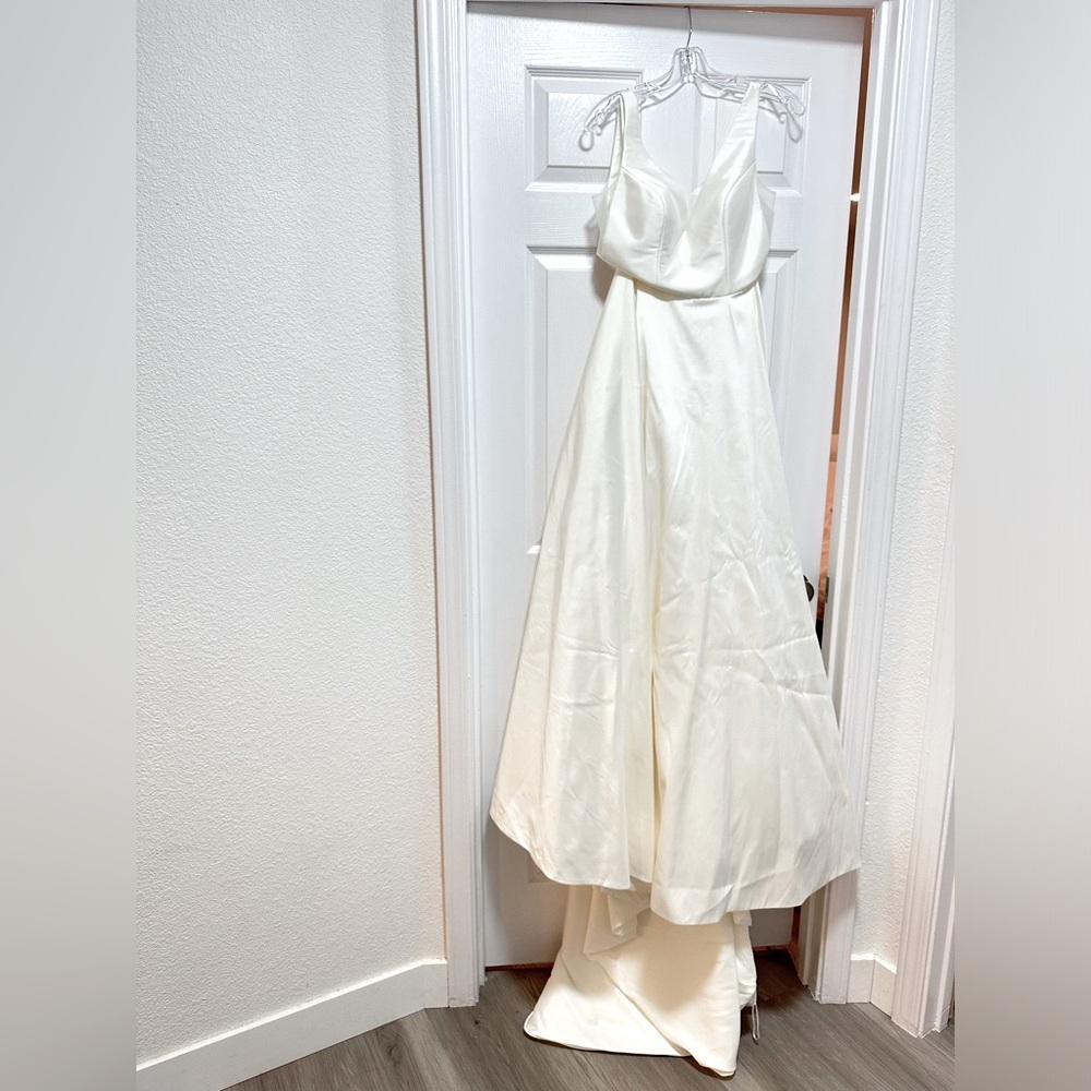 Vow’d Bridal Wedding Dress Satin V neck maxi train white